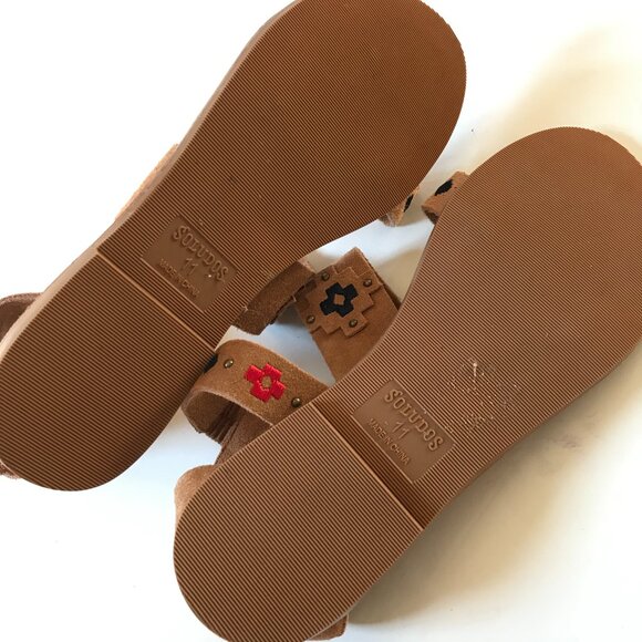NEW Soludos Flat Sandals Womens 11 Natural Tan Suede Red Embroidered Zipper NWOB - Picture 10 of 12